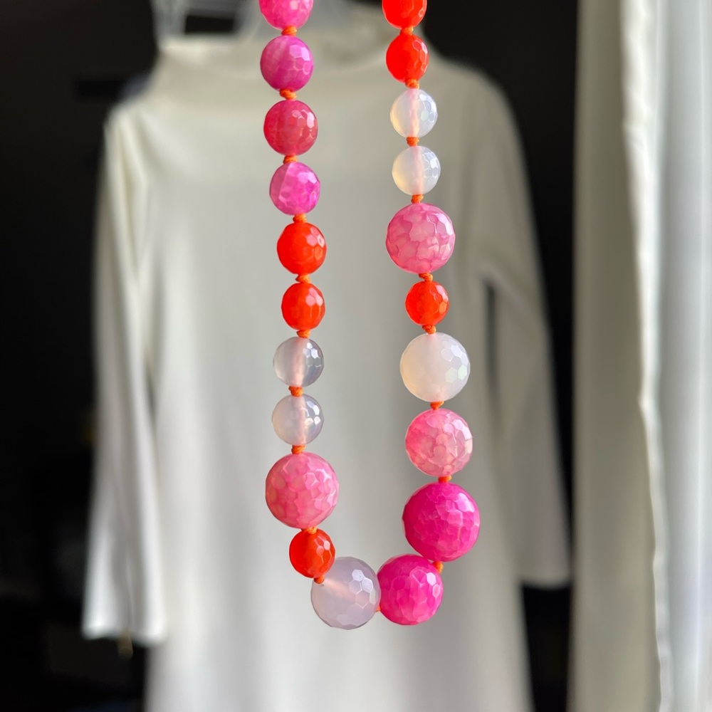 Pink powder long necklace